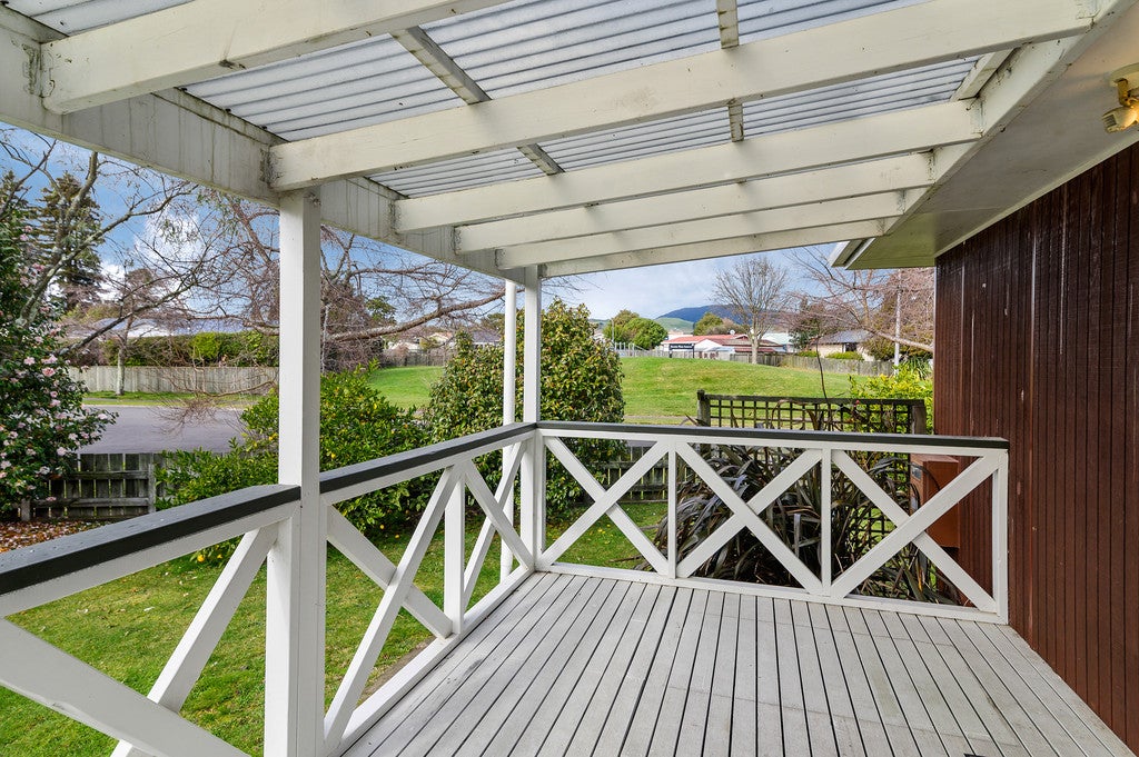 10 Baxter Place, Owhata, Rotorua - Carousel 2