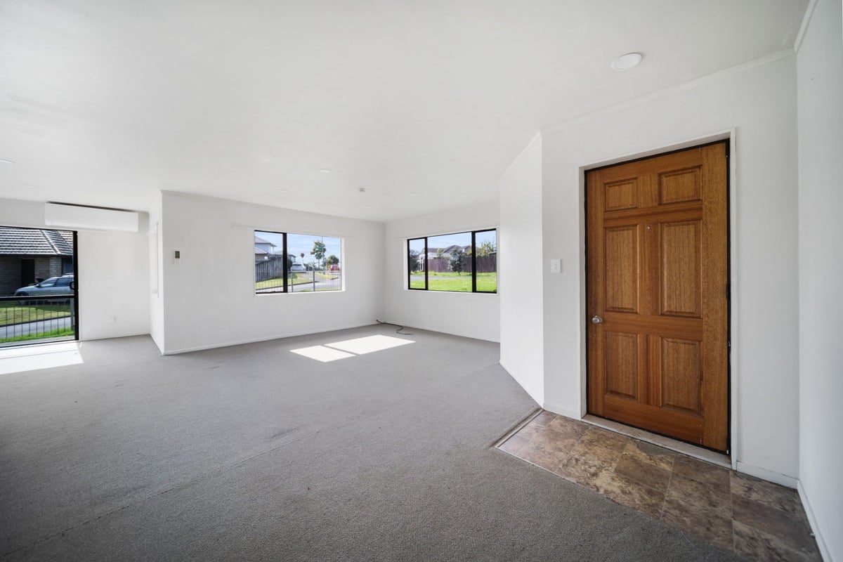 21 Masters Place, Favona, Auckland - Carousel 2