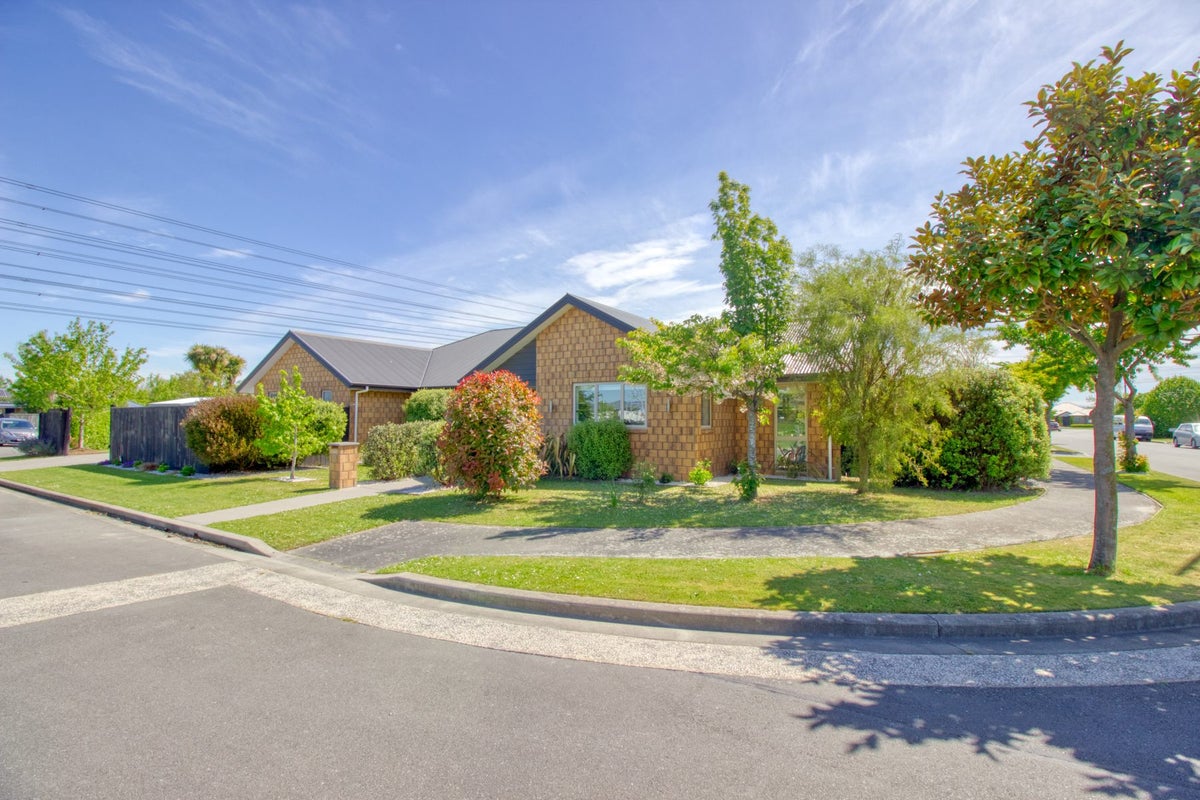 33 Little Oaks Drive, Yaldhurst, Christchurch - Carousel 2