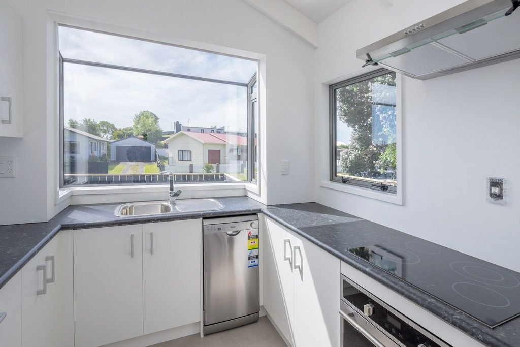76 Queens Road, Waikanae Beach, Waikanae - Carousel 2