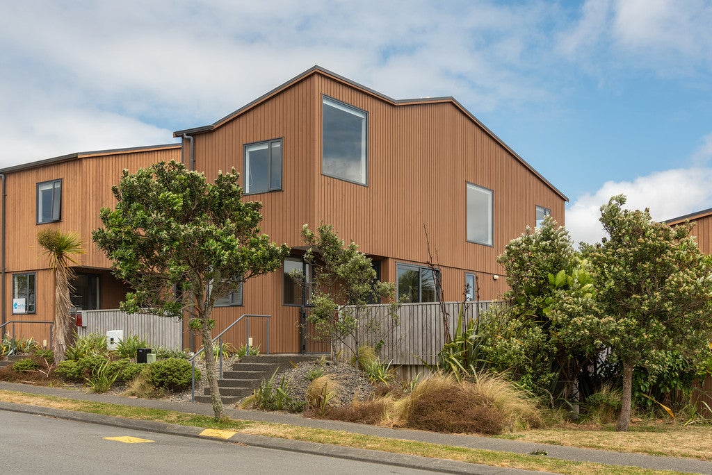 115 Woodridge Drive, Woodridge, Wellington - Carousel 1