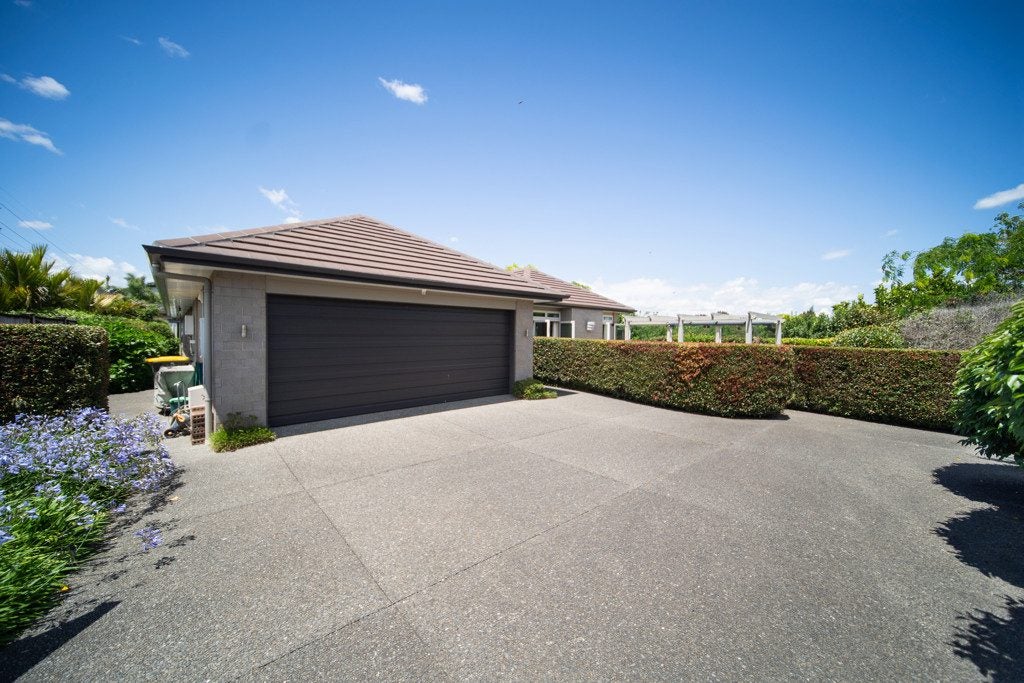 14 Pescara Point, Karaka, Papakura - Carousel 2