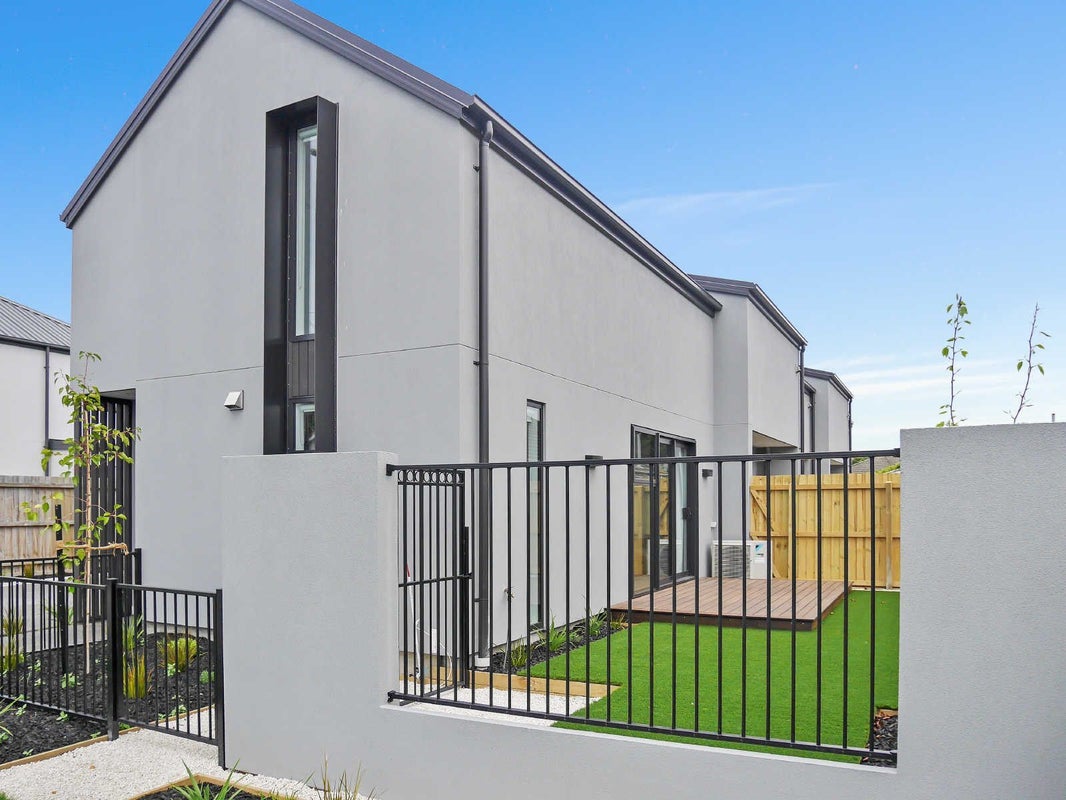 4/23 Hills Road, Edgeware, Christchurch - Carousel 1