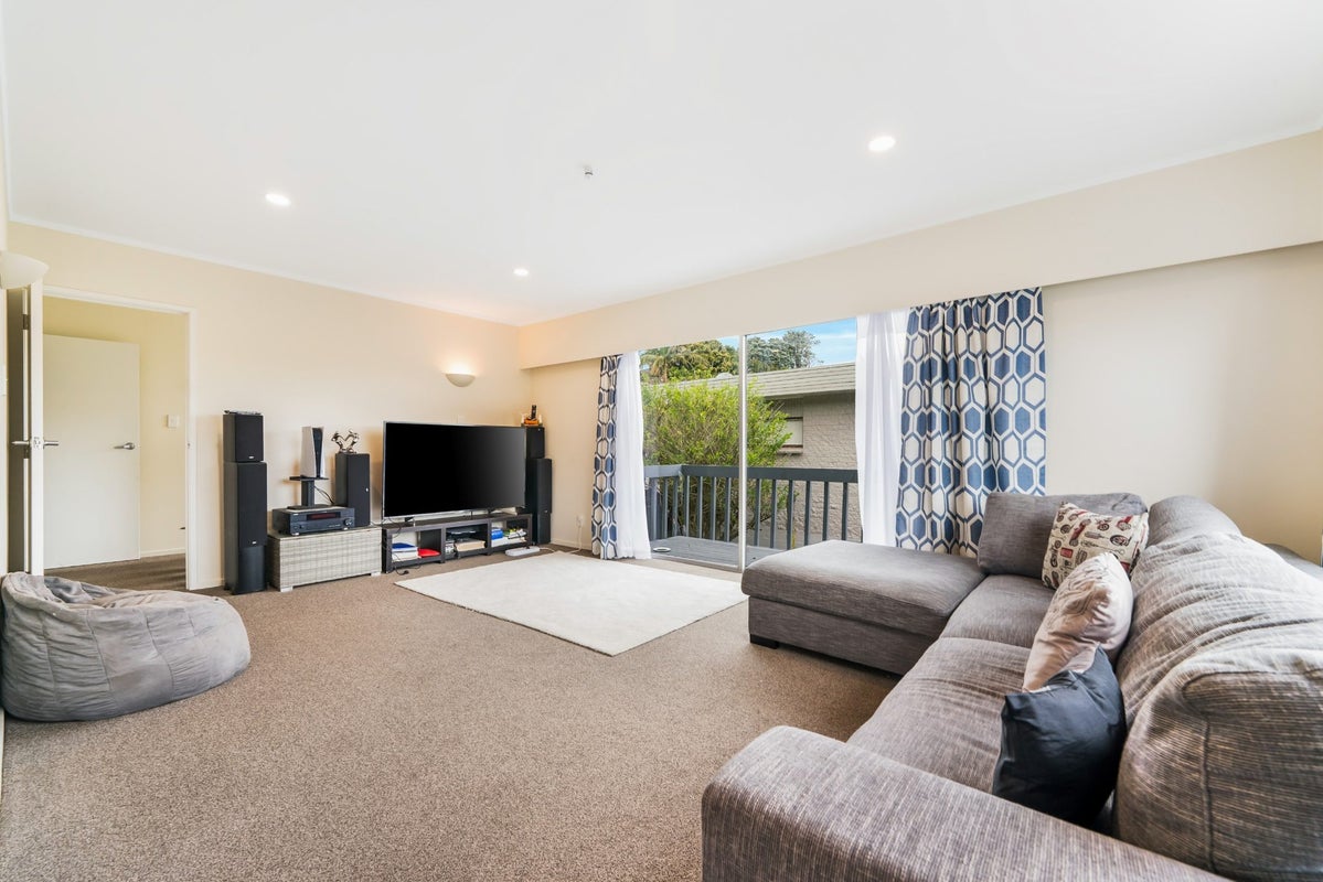 61 Merriefield Avenue, Forrest Hill, Auckland - Carousel 2