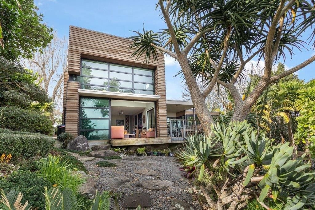 84 Alverston Street, Waterview, Auckland - Carousel 2