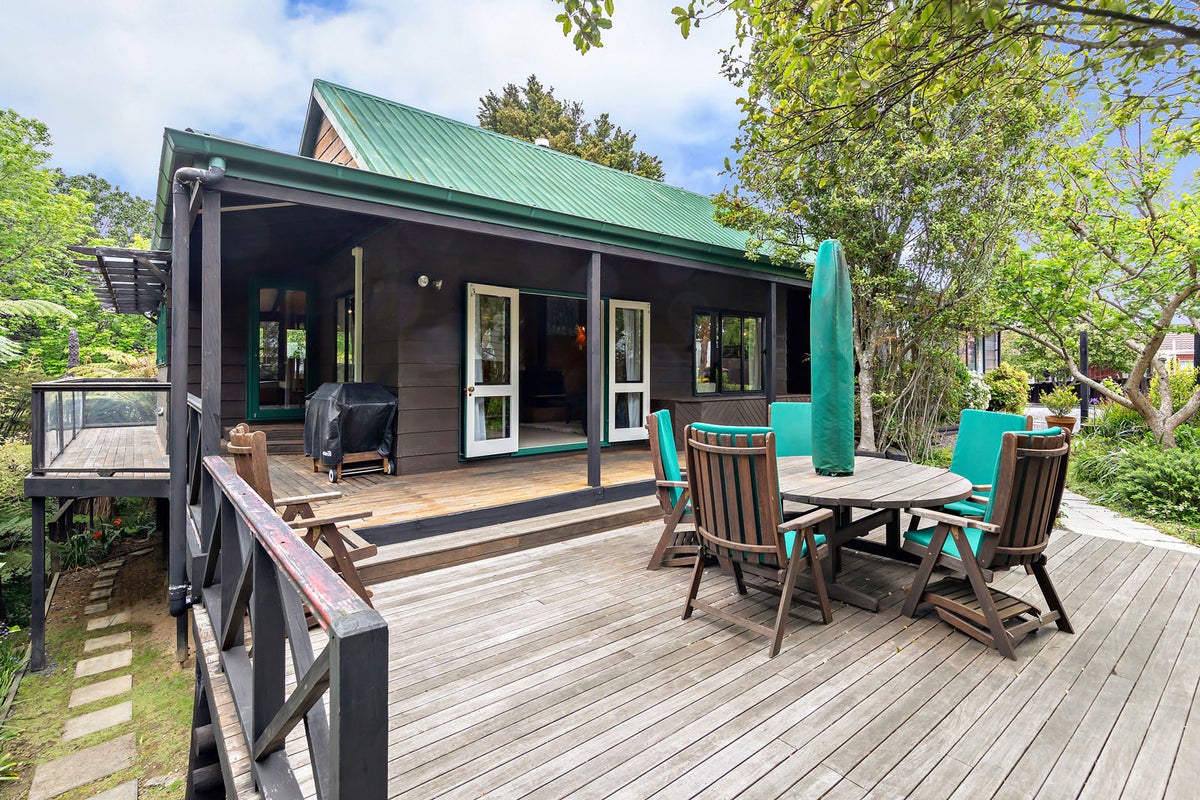 93 Redoubt Road, Goodwood Heights, Auckland - Carousel 1