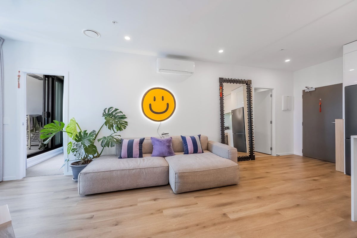 303/12 Barrack Road, Mount Wellington, Auckland - Carousel 1