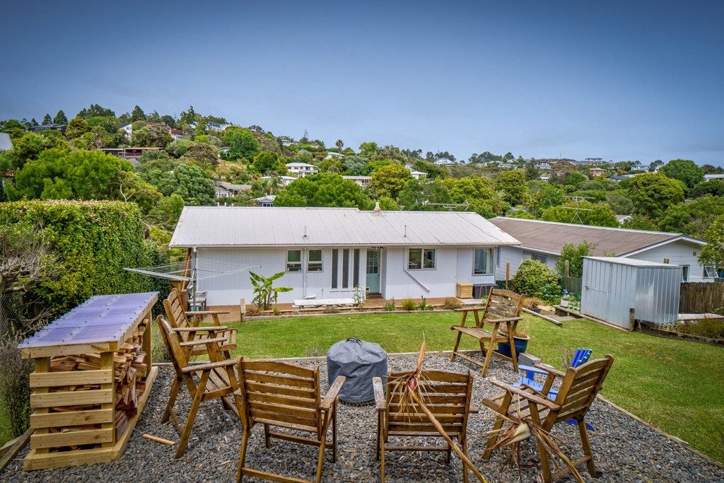 8 William Hadlow Place, Hatfields Beach, Orewa - Carousel 1