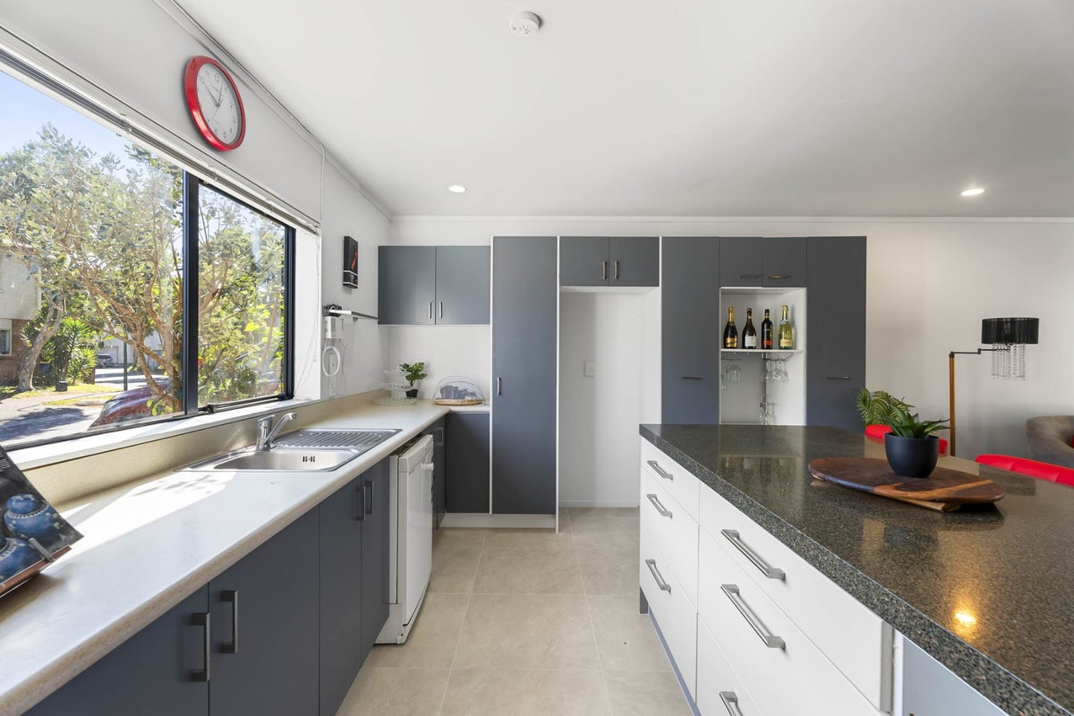 3 Elwarth Way, Ranui, Auckland - Carousel 2