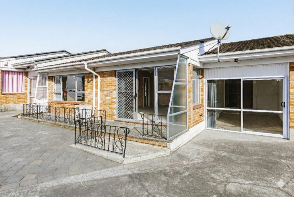 2/75 Coronation RD, Papatoetoe, Manukau - Carousel 2