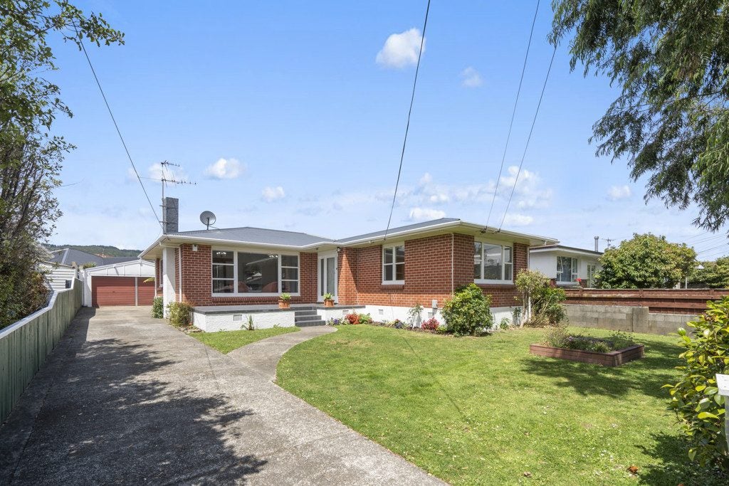 210 Taita Drive, Avalon, Lower Hutt - Carousel 1