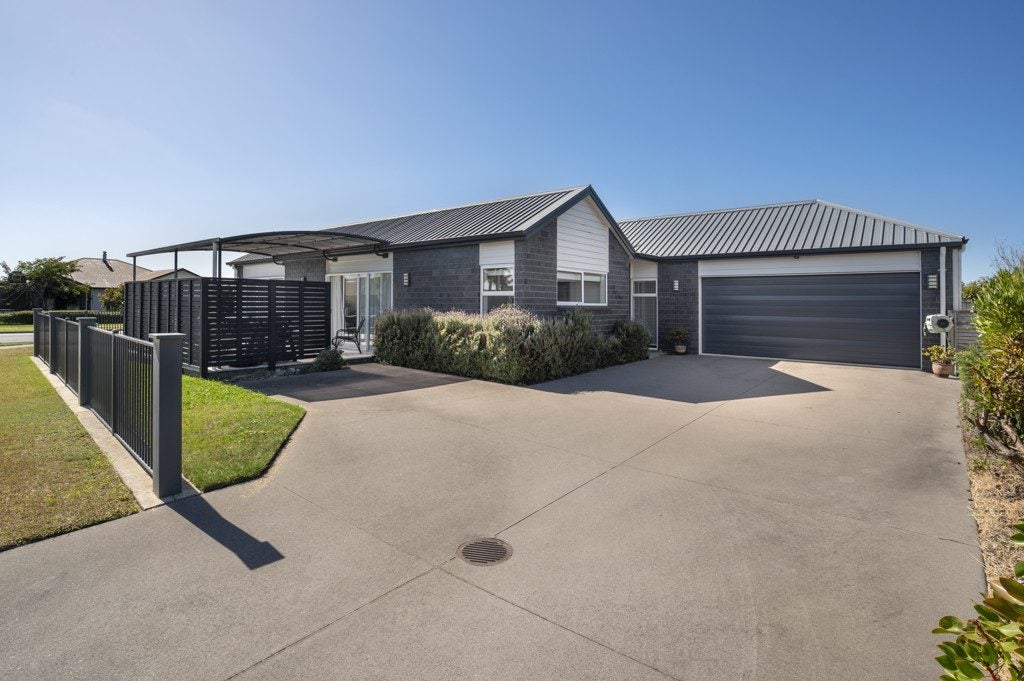 24 Kohekohe Road, Papamoa Beach, Papamoa - Carousel 1
