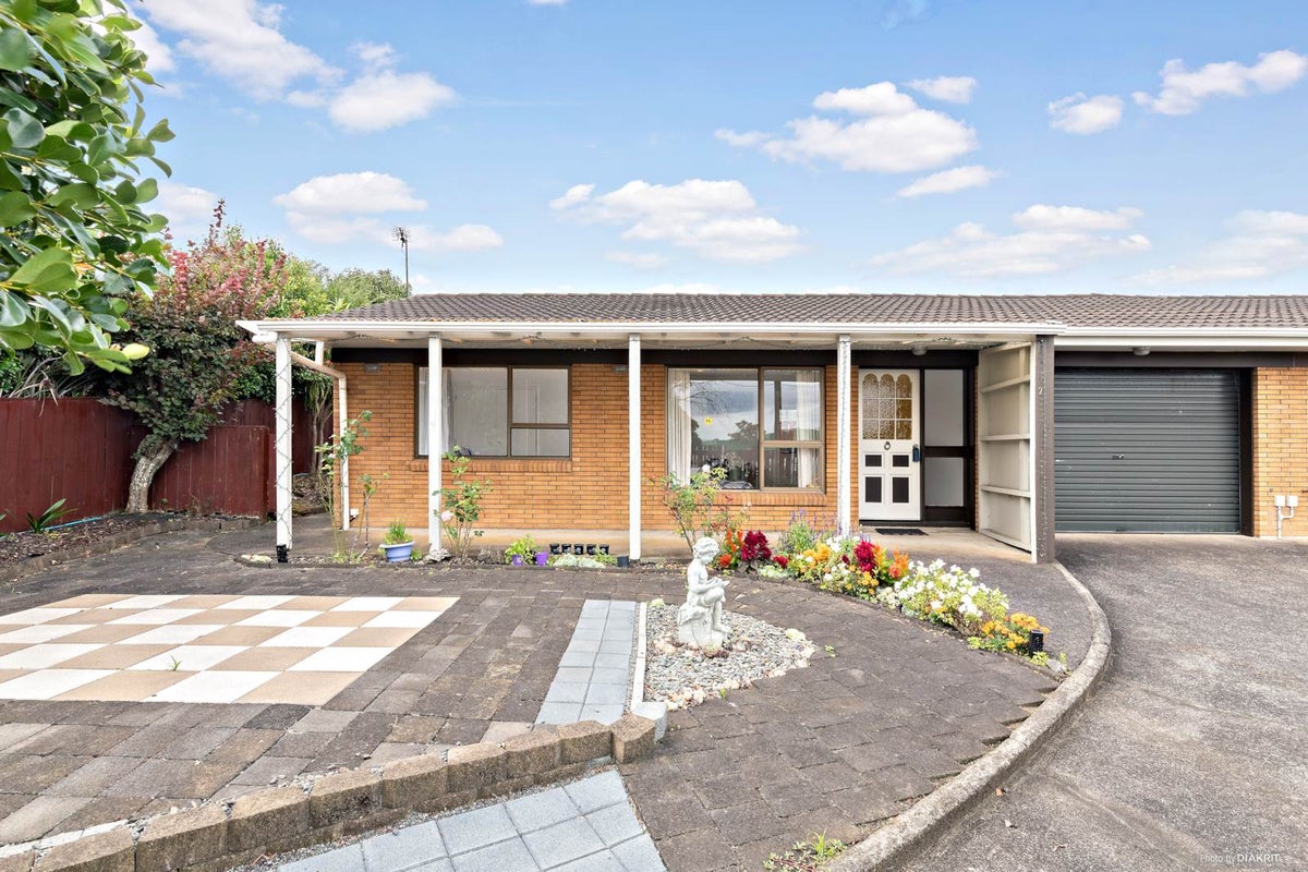2/6 Aberfeldy Avenue, Highland Park, Auckland - Carousel 1