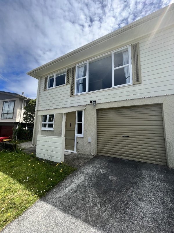 14B Zande Terrace, Tawa, Wellington - Carousel 1