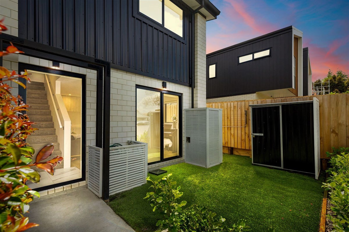 87A Beach Road, Te Atatu Peninsula, Auckland - Carousel 9