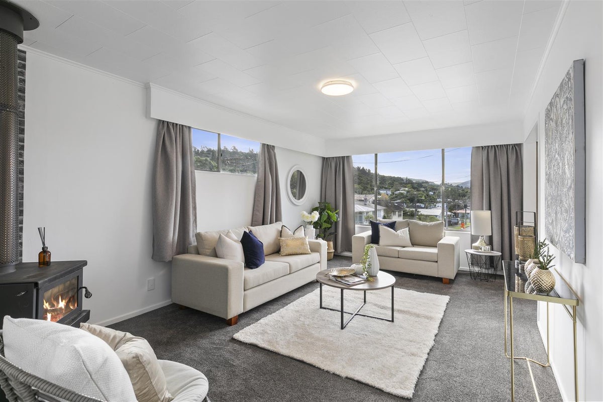 16 Thomson Grove, Stokes Valley, Lower Hutt - Carousel 2