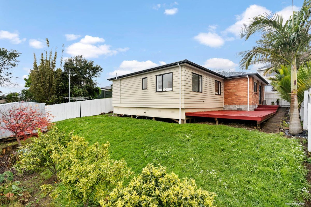 69 Rosier Road, Glen Eden, Auckland - Carousel 2