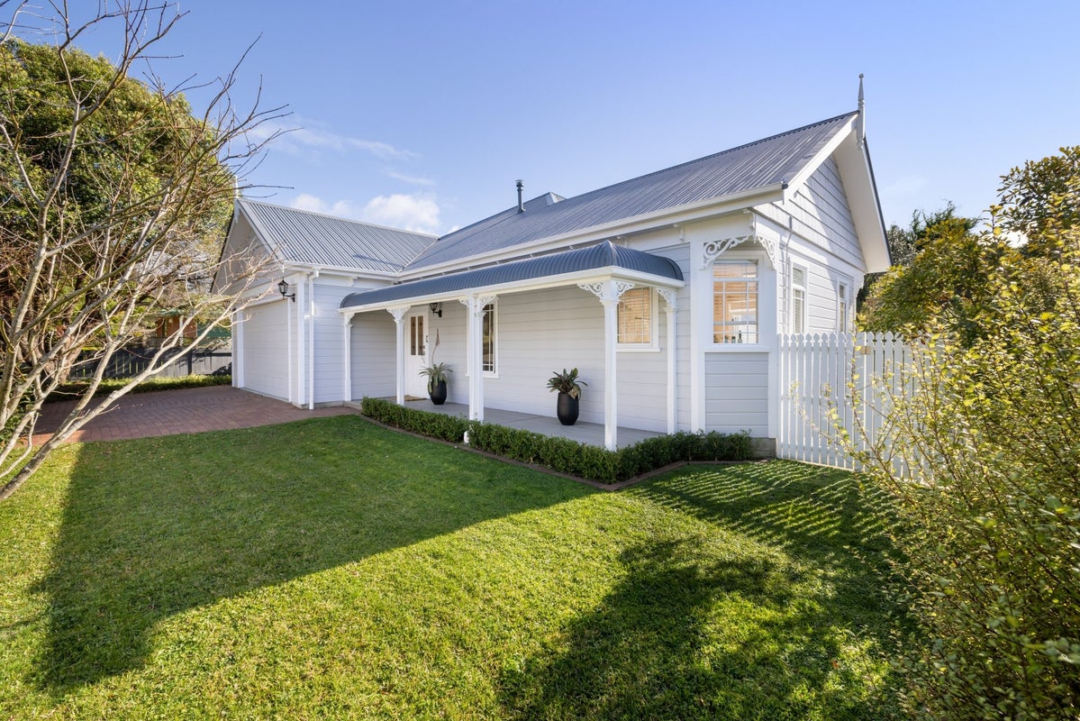 59 Cheyne Road, Pyes Pa, Tauranga - Carousel 1
