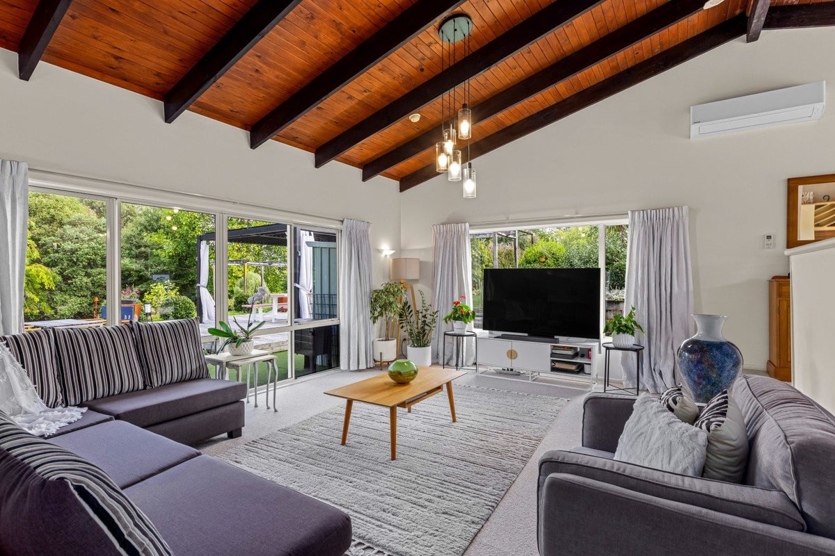 1479 East Coast Road, Redvale, Albany - Carousel 1