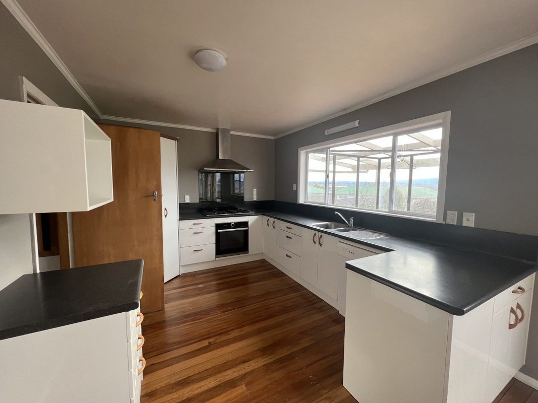 8 Kipling Crescent, Stoke, Nelson - Carousel 2