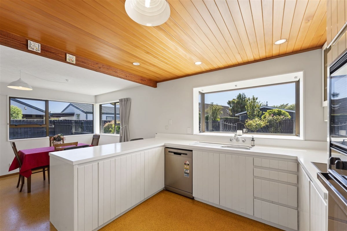 25 Fernbrook Place, Mairehau, Christchurch - Carousel 2