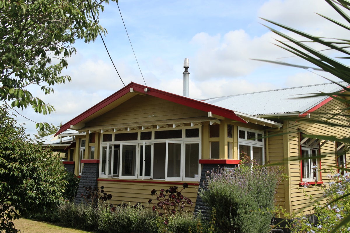 277 Somme Parade, Aramoho, Whanganui - Carousel 2