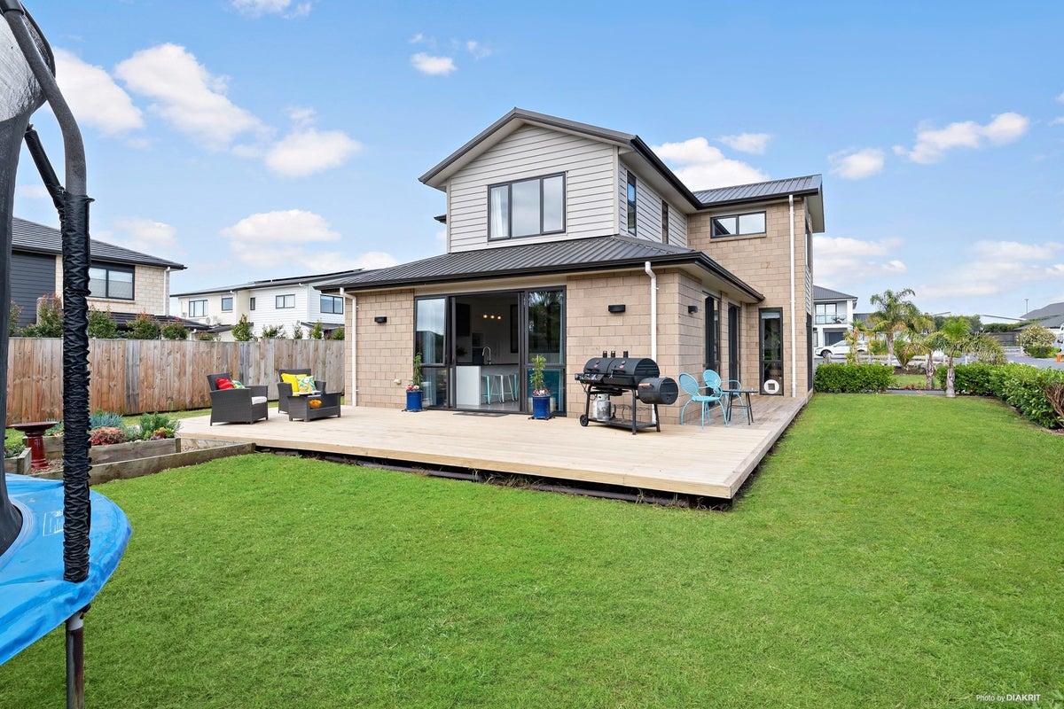 80 Liberty Crescent, Beachlands, Auckland - Carousel 2
