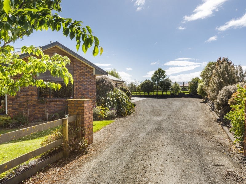 1 Bushview Lane, Palmerston North - Carousel 2