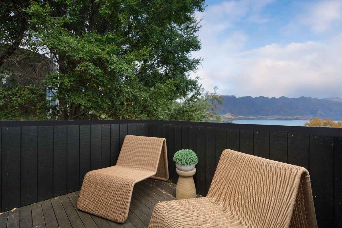 17B Wynyard Crescent, Fernhill, Queenstown - Carousel 2