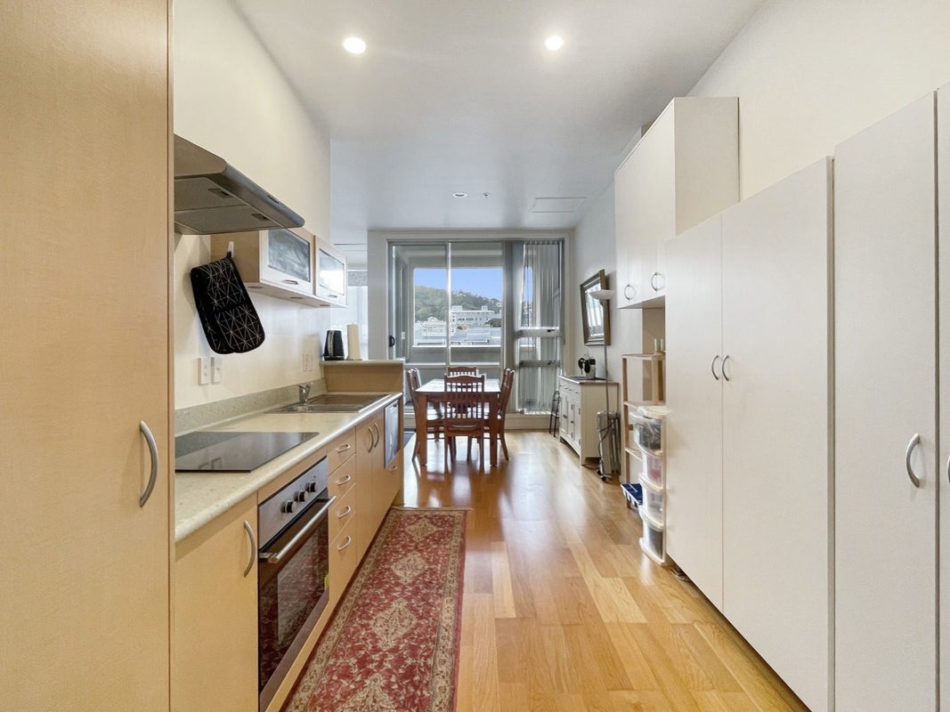 206/107 Thorndon Quay, Pipitea, Wellington - Carousel 2