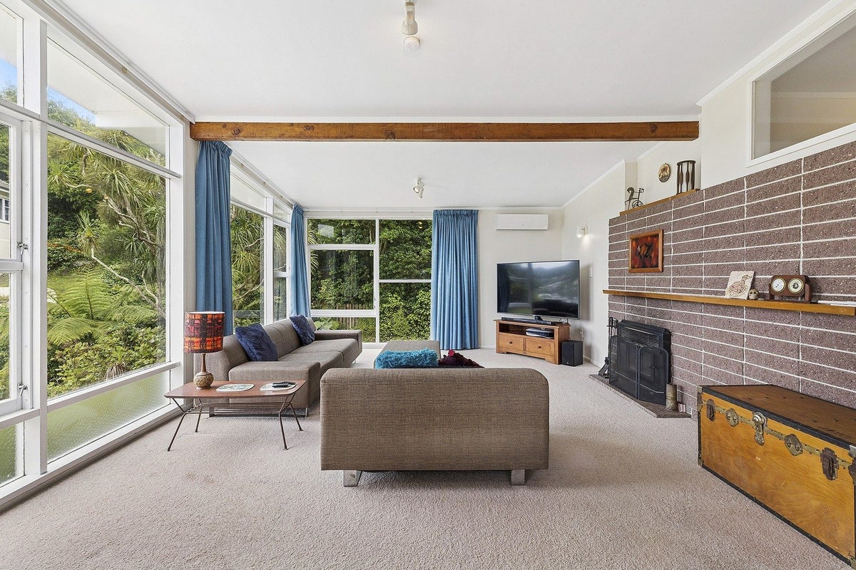 21A David Crescent, Karori, Wellington - Carousel 2