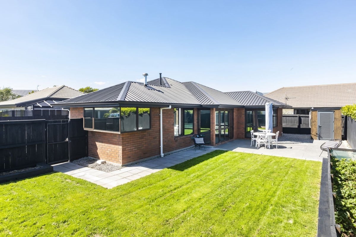 2A Ballance Street, Waimairi Beach, Christchurch - Carousel 18