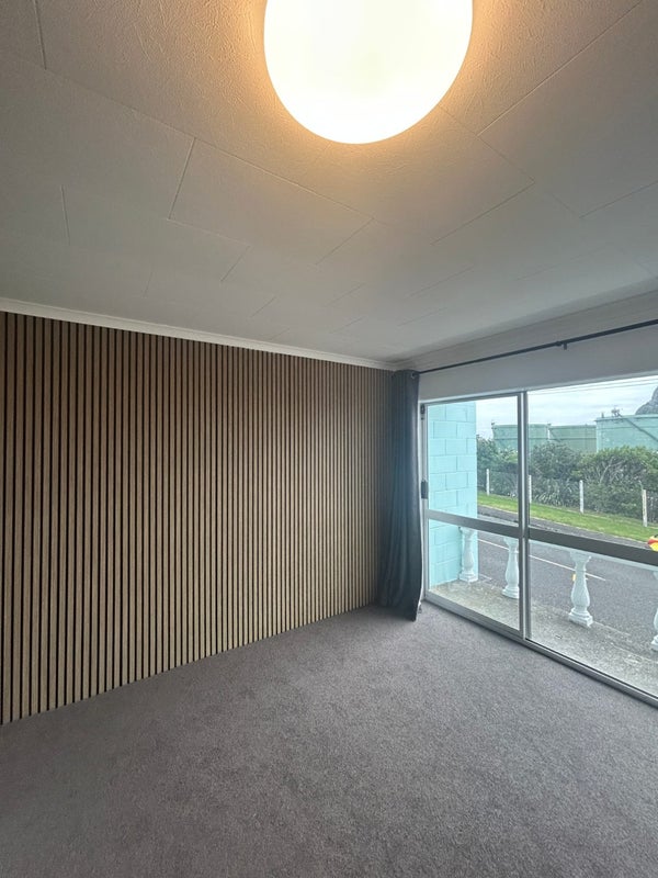 27A Port View Crescent, Moturoa, New Plymouth, Taranaki - Carousel 2