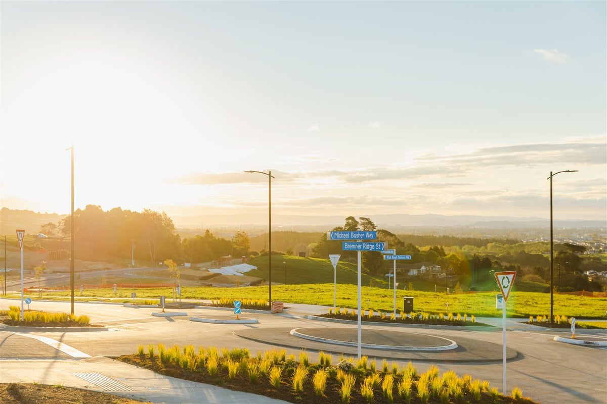 11 Backridge Way, Flat Bush, Auckland - Carousel 2