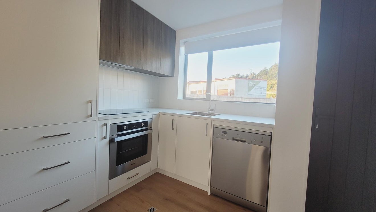 88 Ara Paiwhenua, Tawa, Wellington - Carousel 2