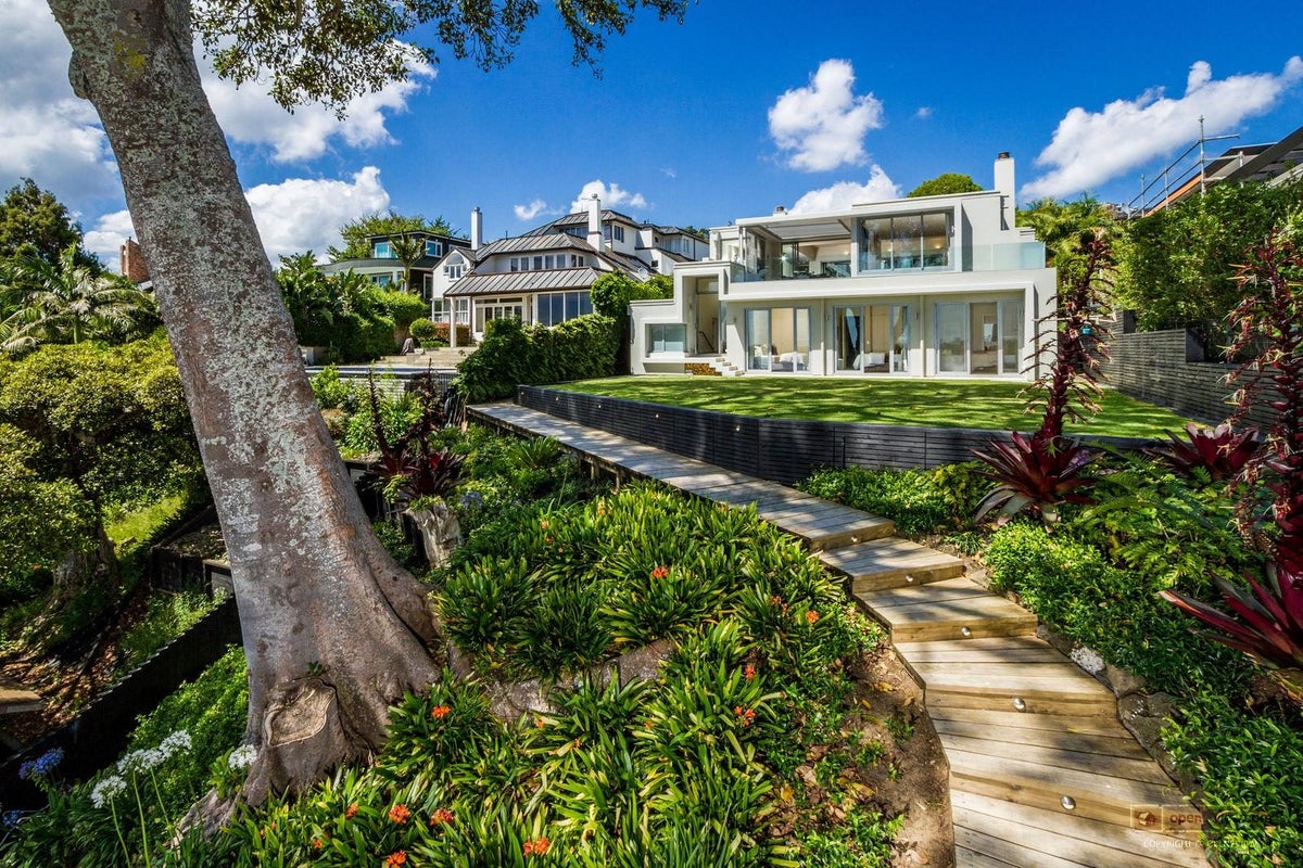 15 Lake View Road, Takapuna, Auckland - Carousel 2