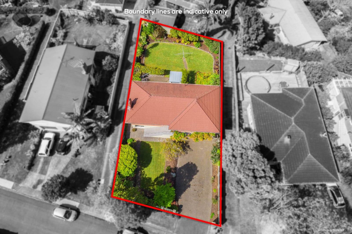 14 James Evans Drive, Northcote, Auckland - Carousel 2
