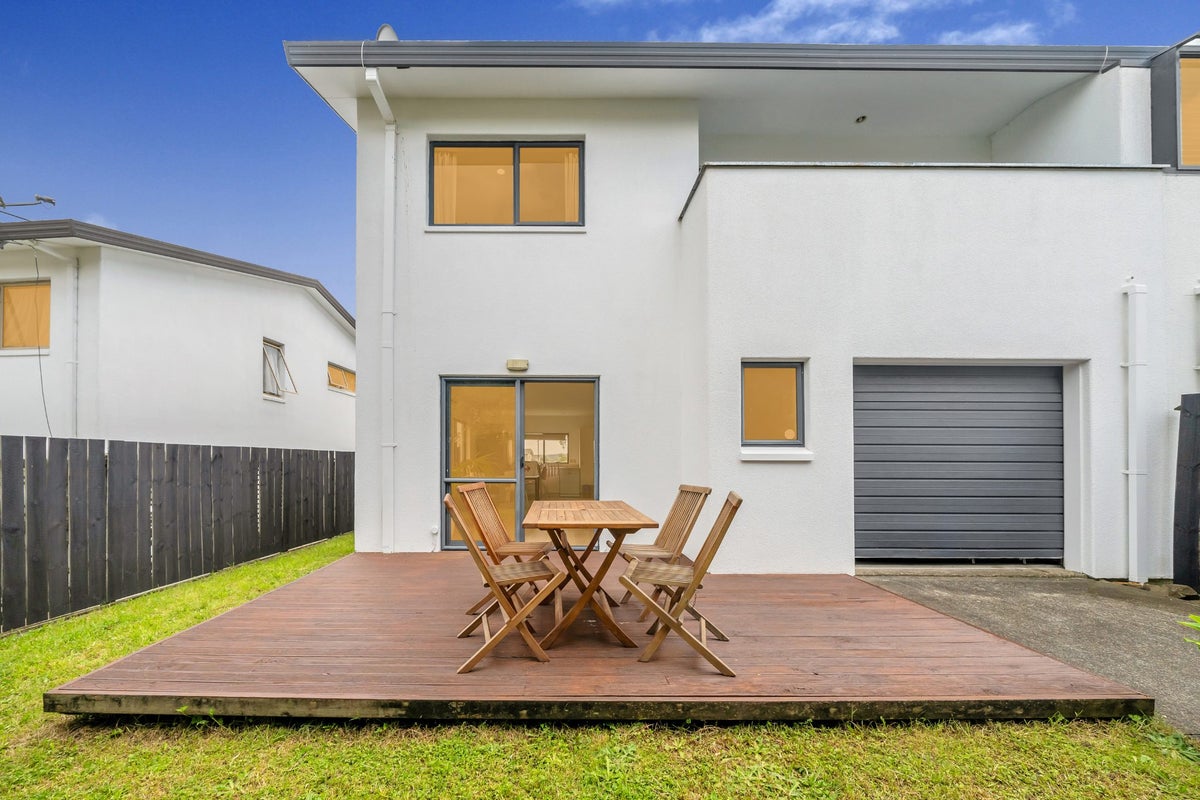 9 Butia Avenue, Henderson, Auckland - Carousel 3