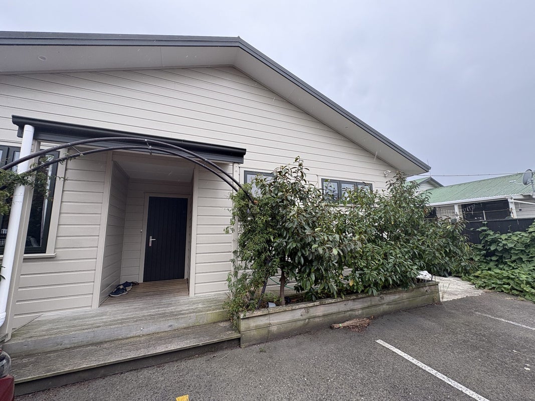 99 Cook Street, West End, Palmerston North - Carousel 1