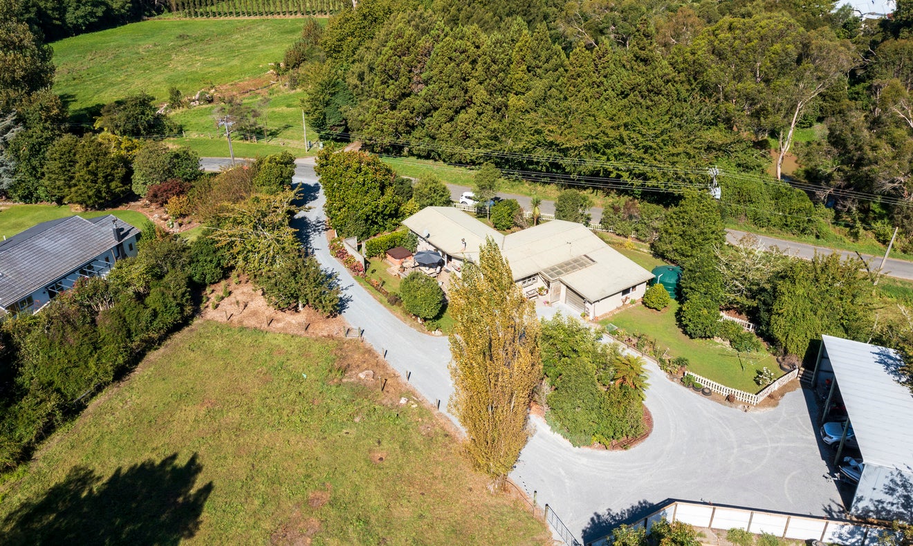 100 Takapu Road, Manakau, Levin - Carousel 2