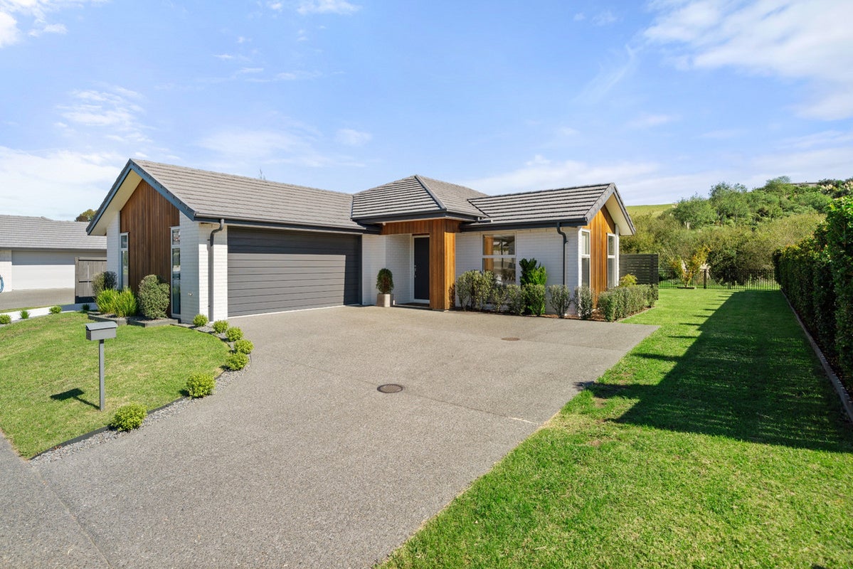 65 Glenpark Crescent, Bethlehem, Tauranga - Carousel 1