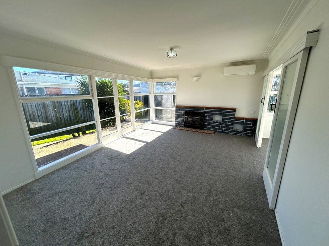 6 Dolphin Street, Pakuranga, Auckland - Carousel 2