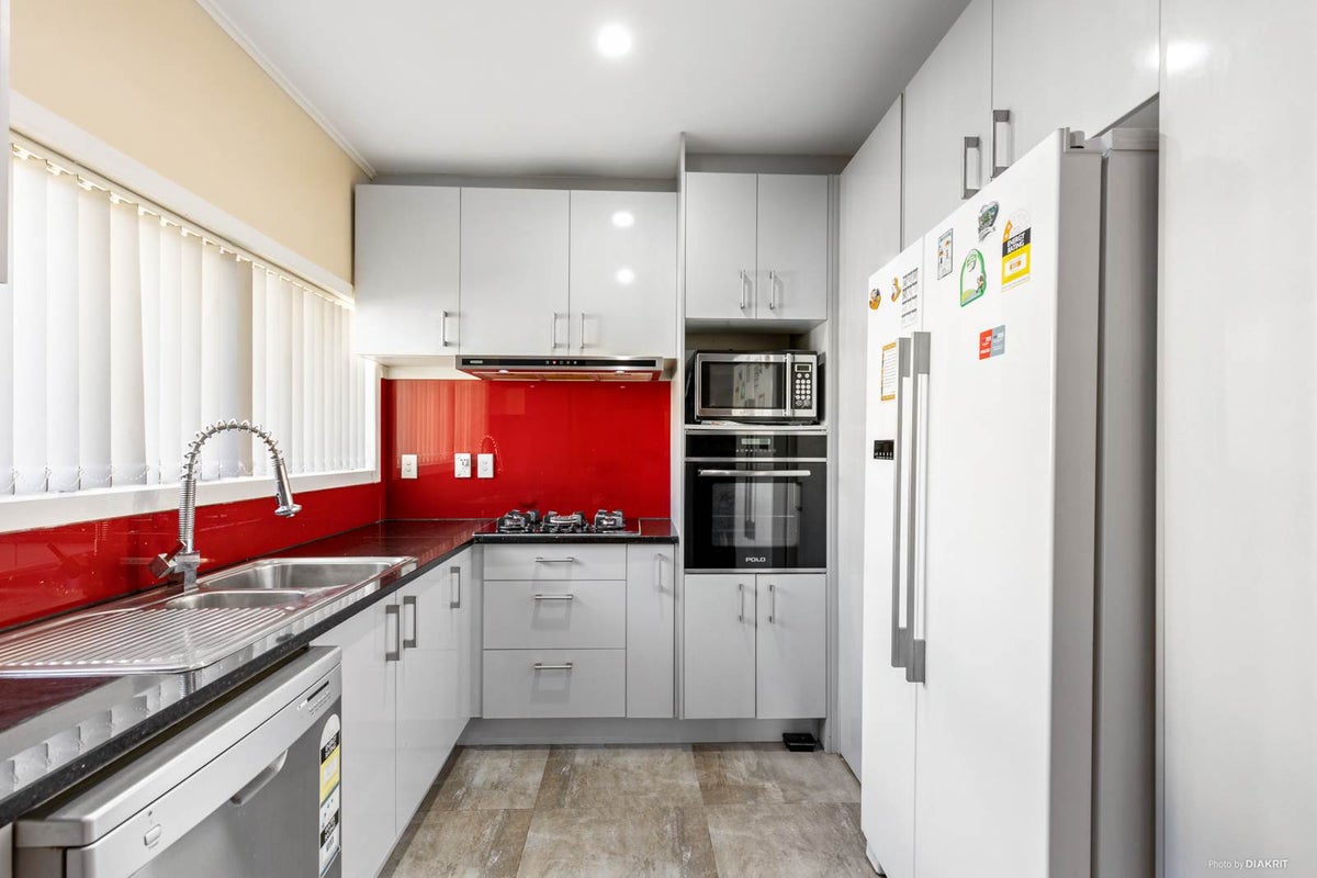 2/1 Glen Avenue, Papatoetoe, Auckland - Carousel 2