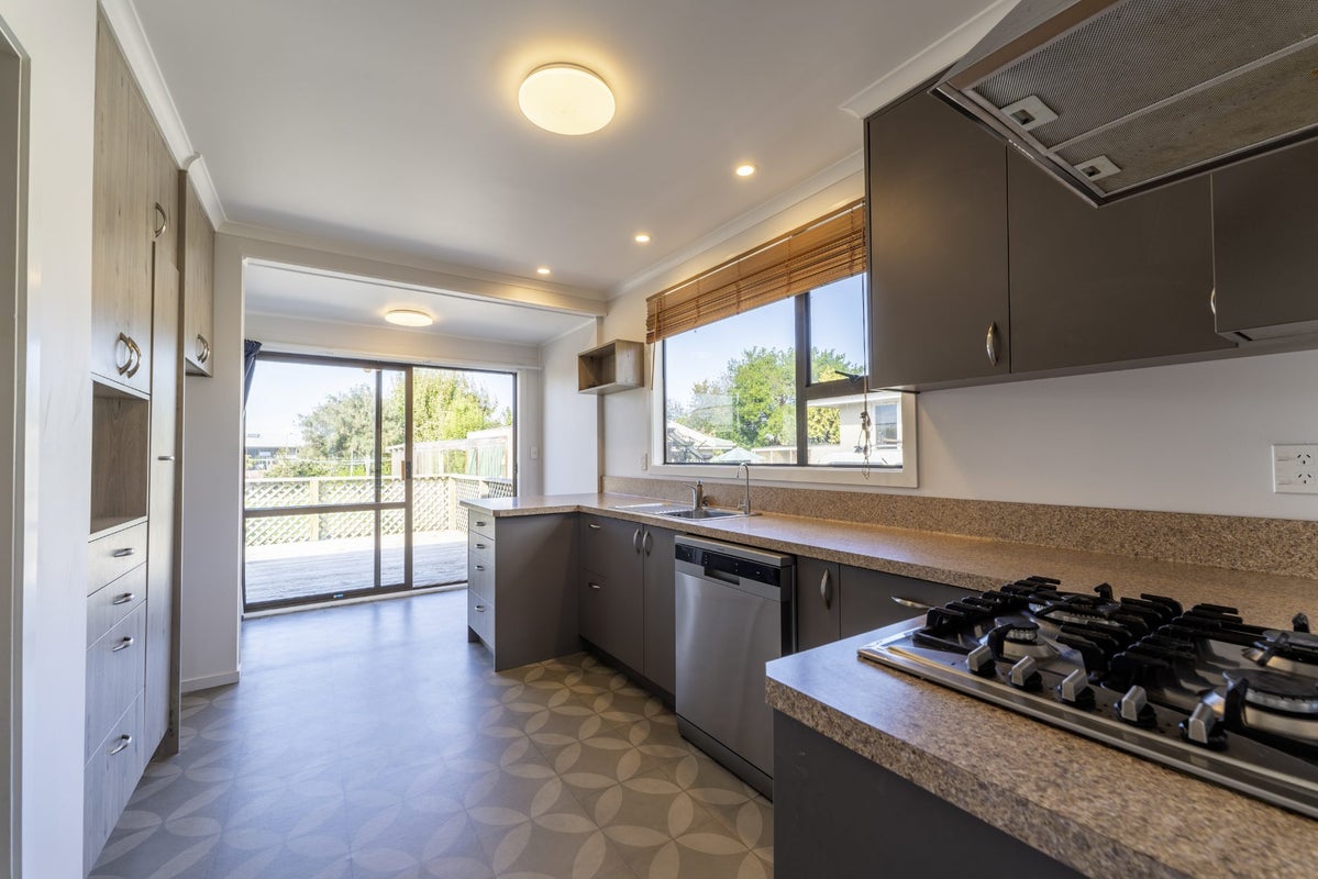 81 Taward Street, Oamaru North, Oamaru - Carousel 2