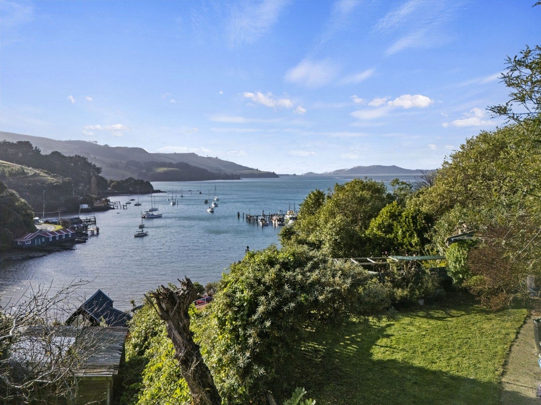 2 Harbour Terrace, Careys Bay, Port Chalmers - Carousel 1