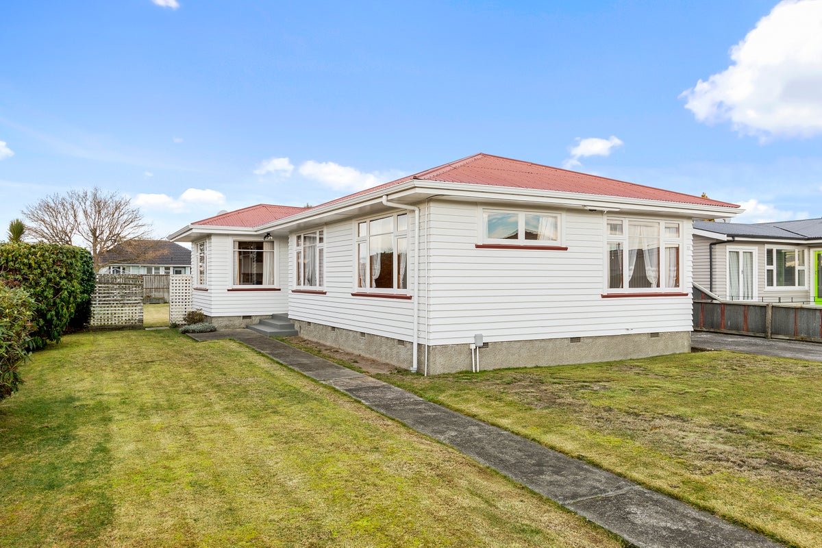 70 Manurere Street, Hei Hei, Christchurch - Carousel 1