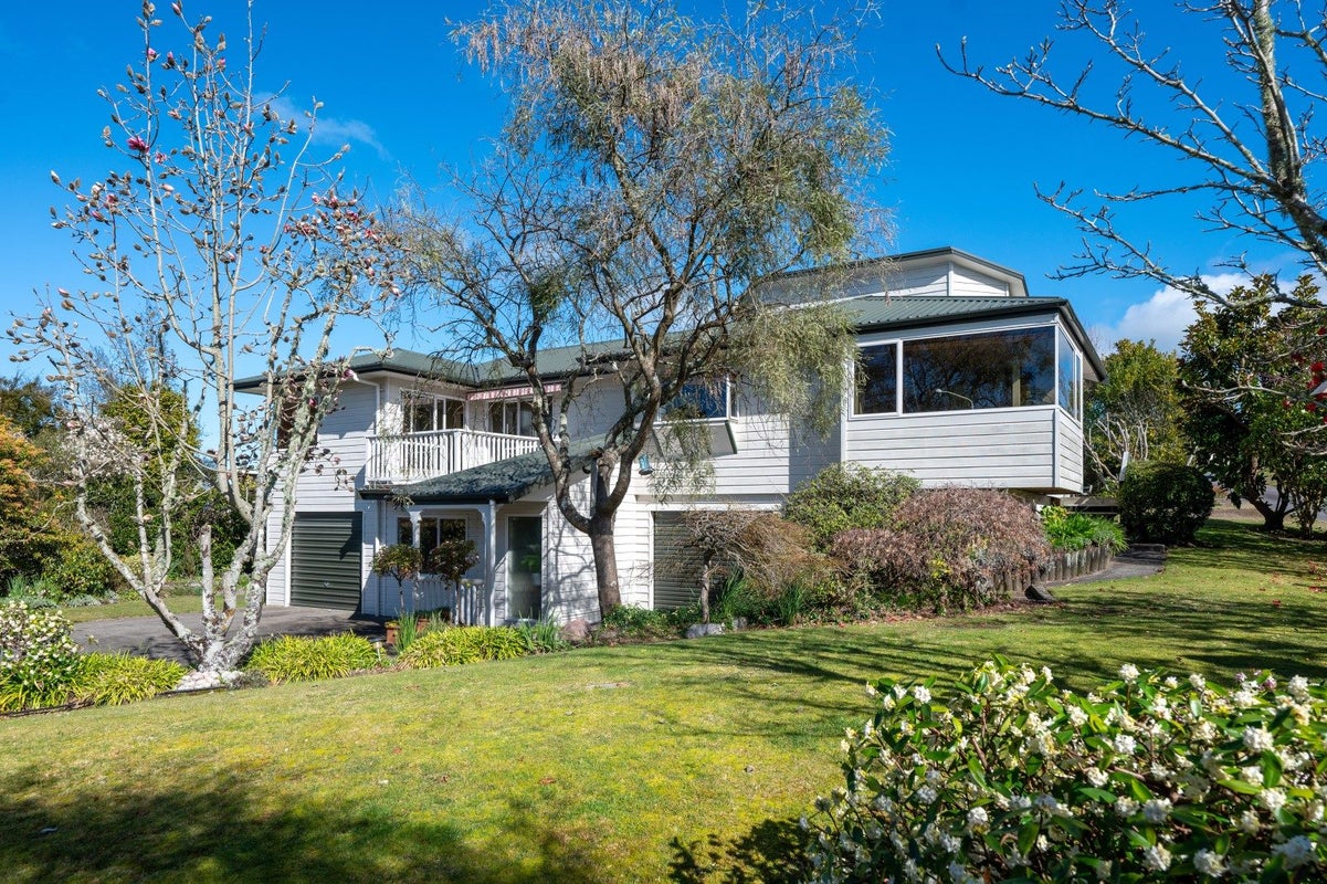 37 Kahurangi Drive, Rangatira Park, Taupo - Carousel 1