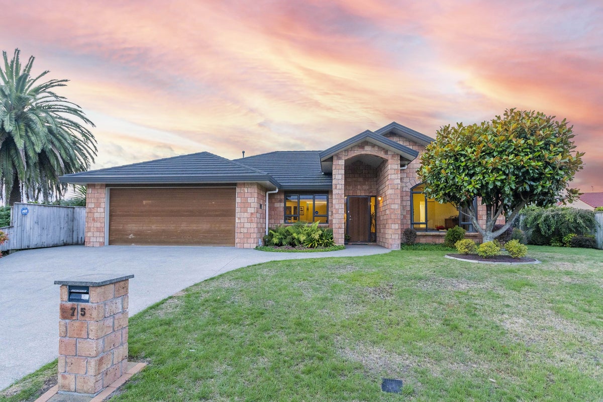 75 Regent Drive, Paraparaumu Beach, Paraparaumu - Carousel 1