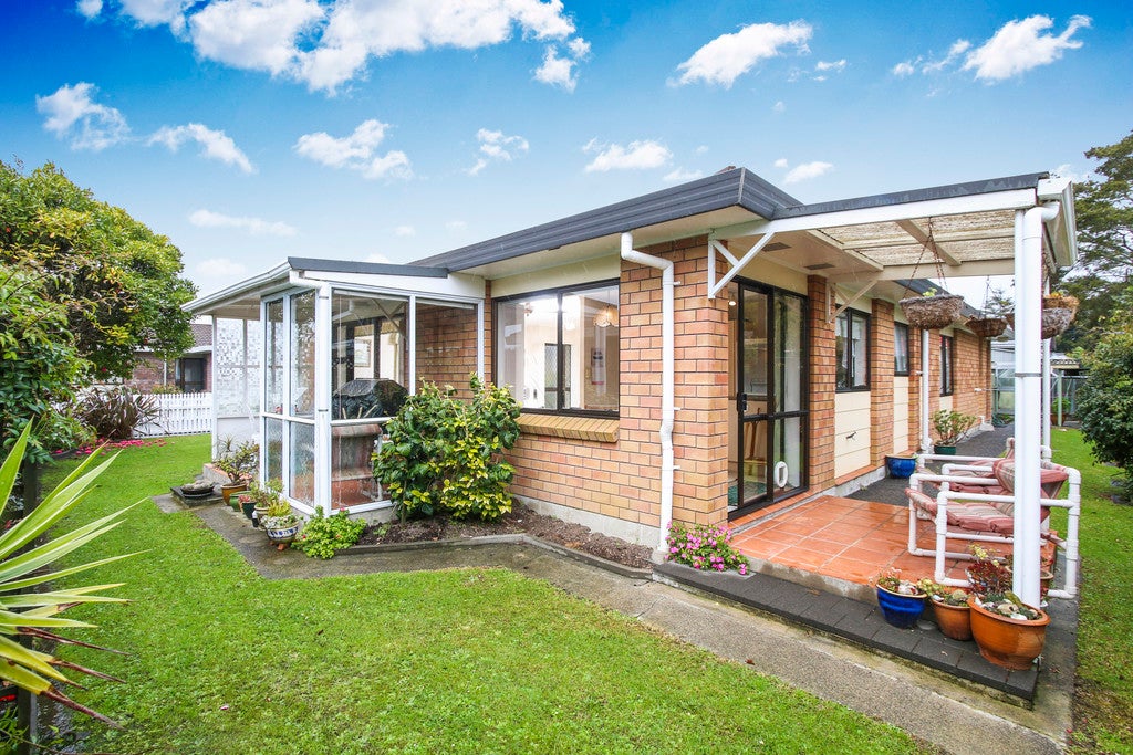 11/39 Swanson Road, Henderson, Auckland - Carousel 1