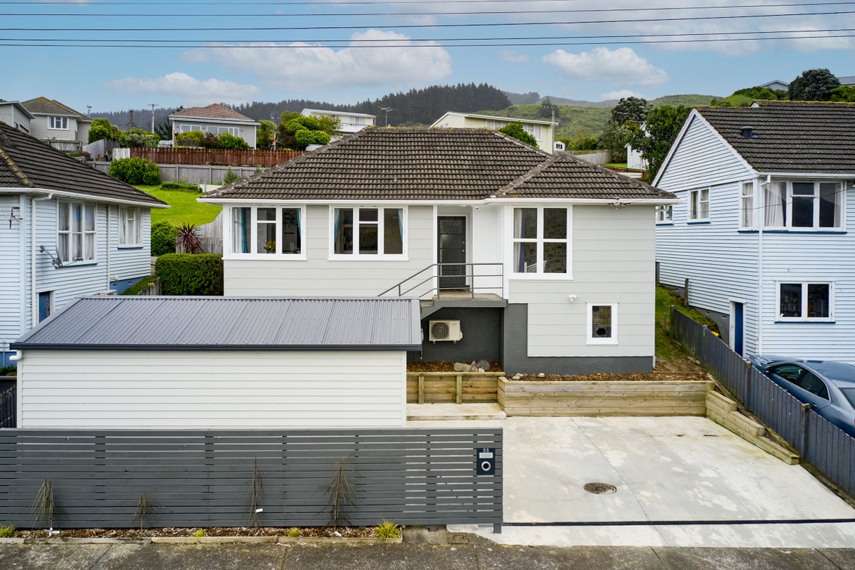 55 Davidson Crescent, Tawa, Wellington - Carousel 1